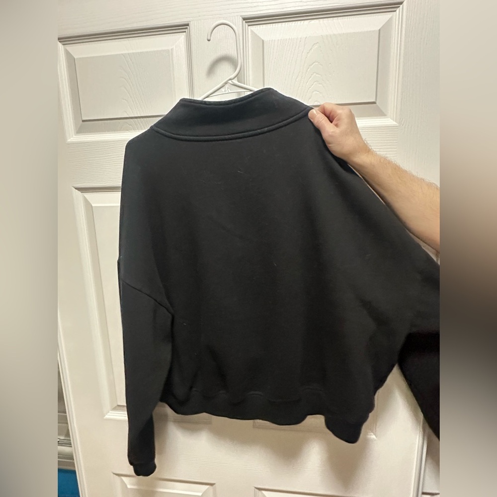 BLACK CROPPED QAUTER ZIP FROM VS PINK